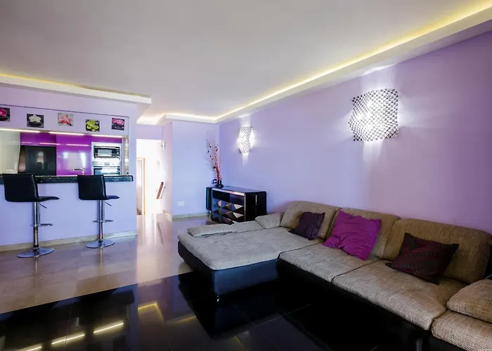 Sea Front Apartment *