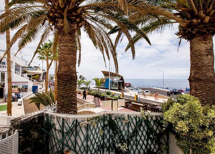 Sea Front Apartment *